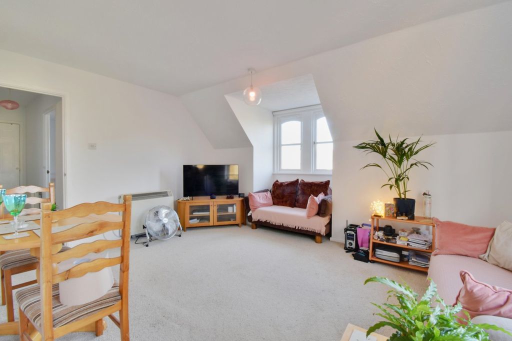 Property photo 2 of 7 Picture No. 09