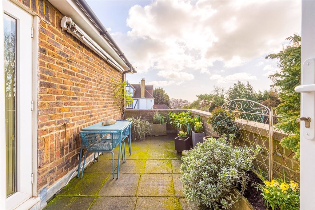 Additional image 9 of 2 bed flat for saleDyke Road, Hove, East Sussex BN3