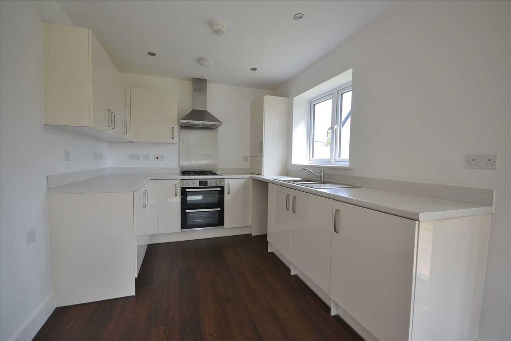 Property photo 3 of 15 Kitchen / Dining Room