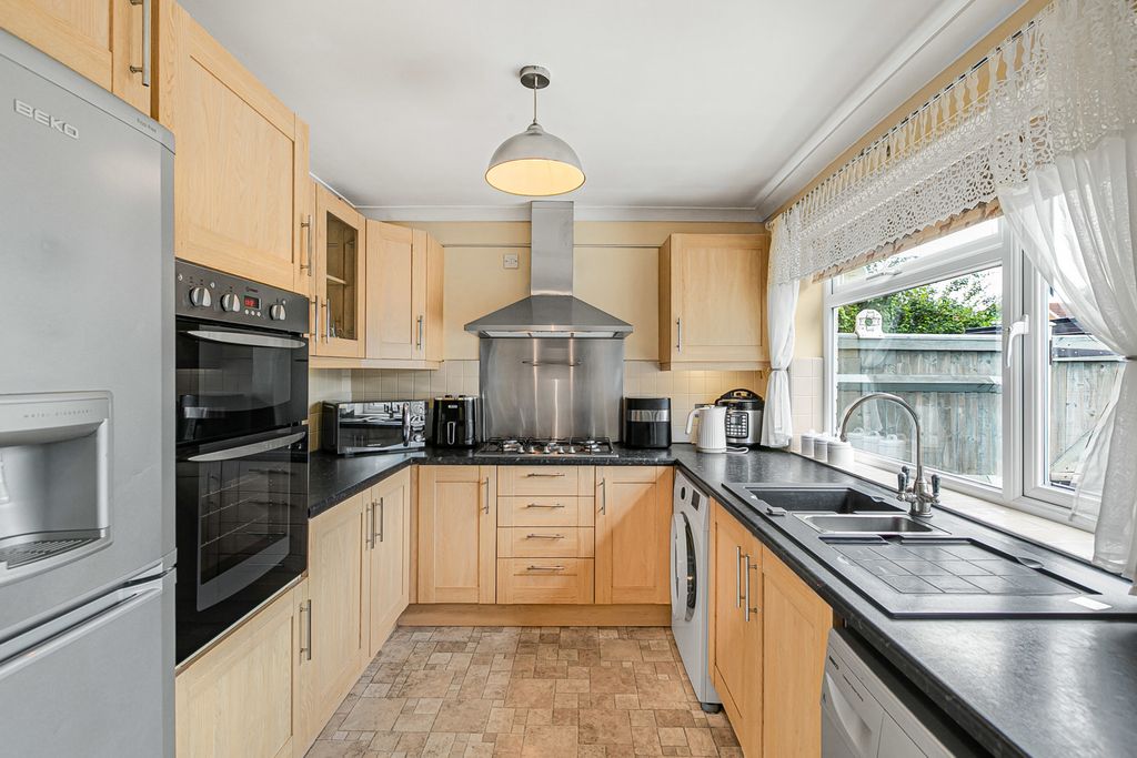 Property photo 3 of 13 Kitchen
