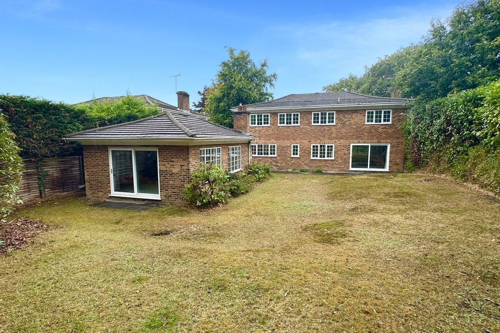 Property photo 2 of 24