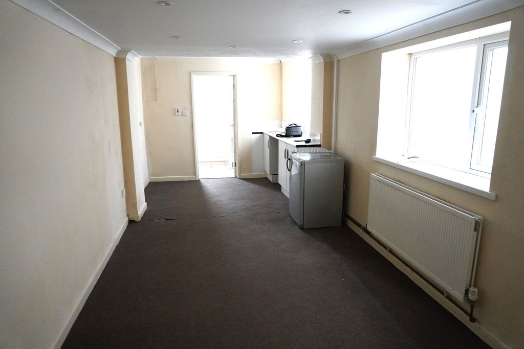 Property photo 3 of 8 Image 3
