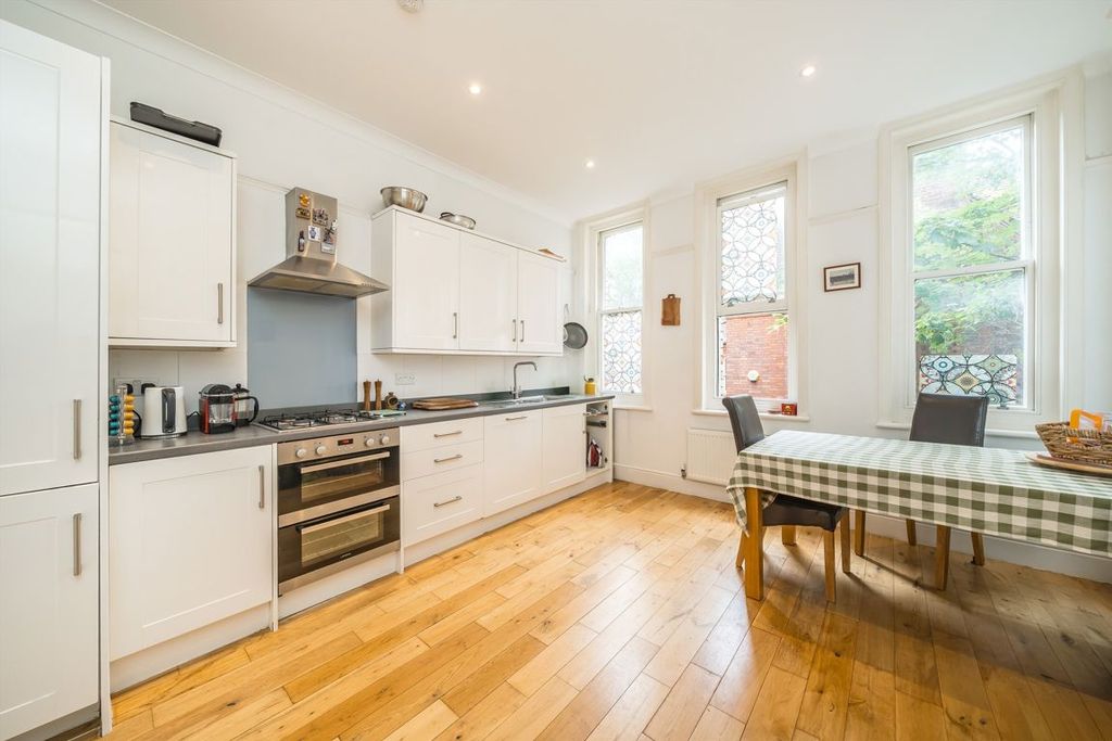 Property photo 1 of 5