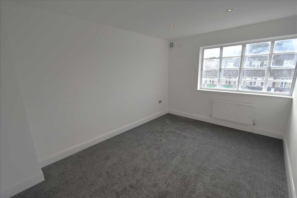 Property photo 3 of 5 Bedroom 1