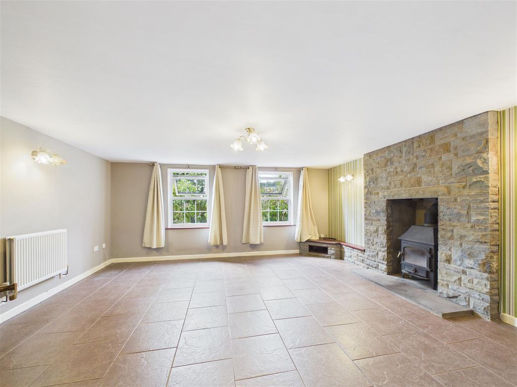 Property photo 2 of 44