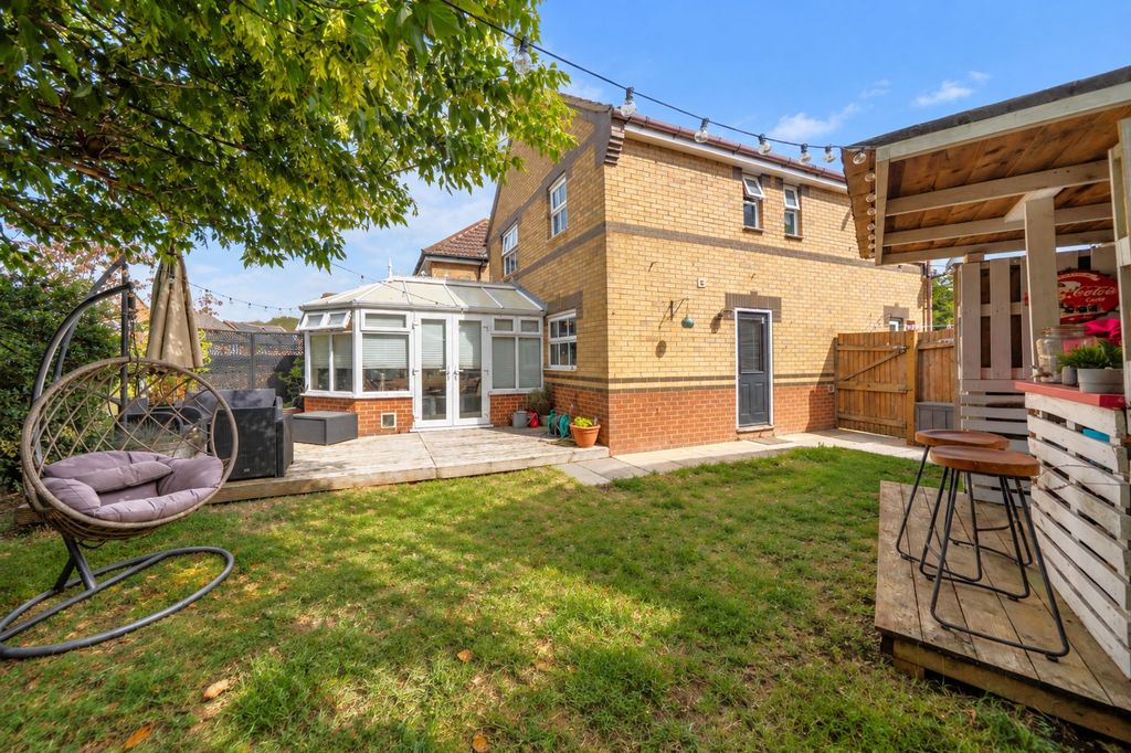 Property photo 2 of 24