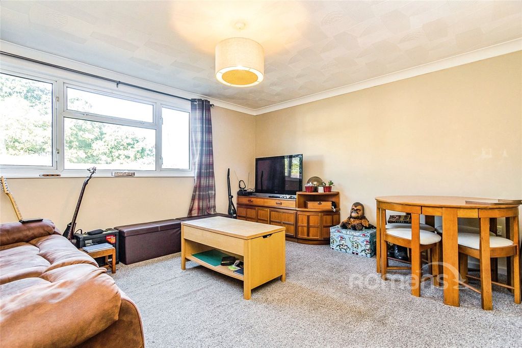 Property photo 2 of 6 Picture No. 13