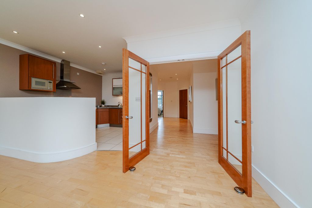 Property photo 3 of 27 38Stjames-7