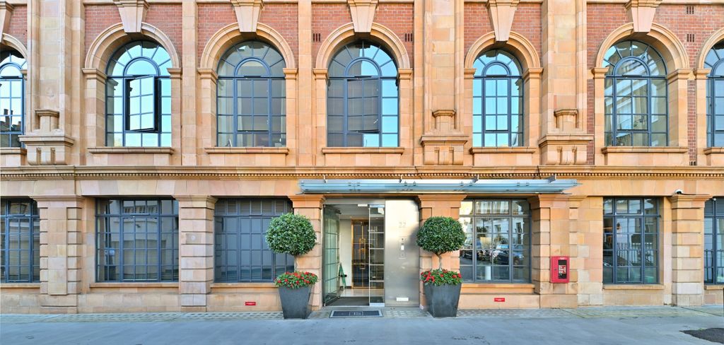 Property photo 3 of 12 Exterior