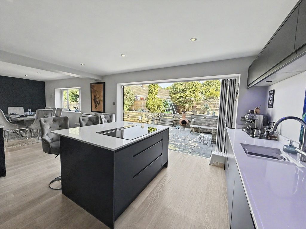 Property photo 3 of 53 53658416