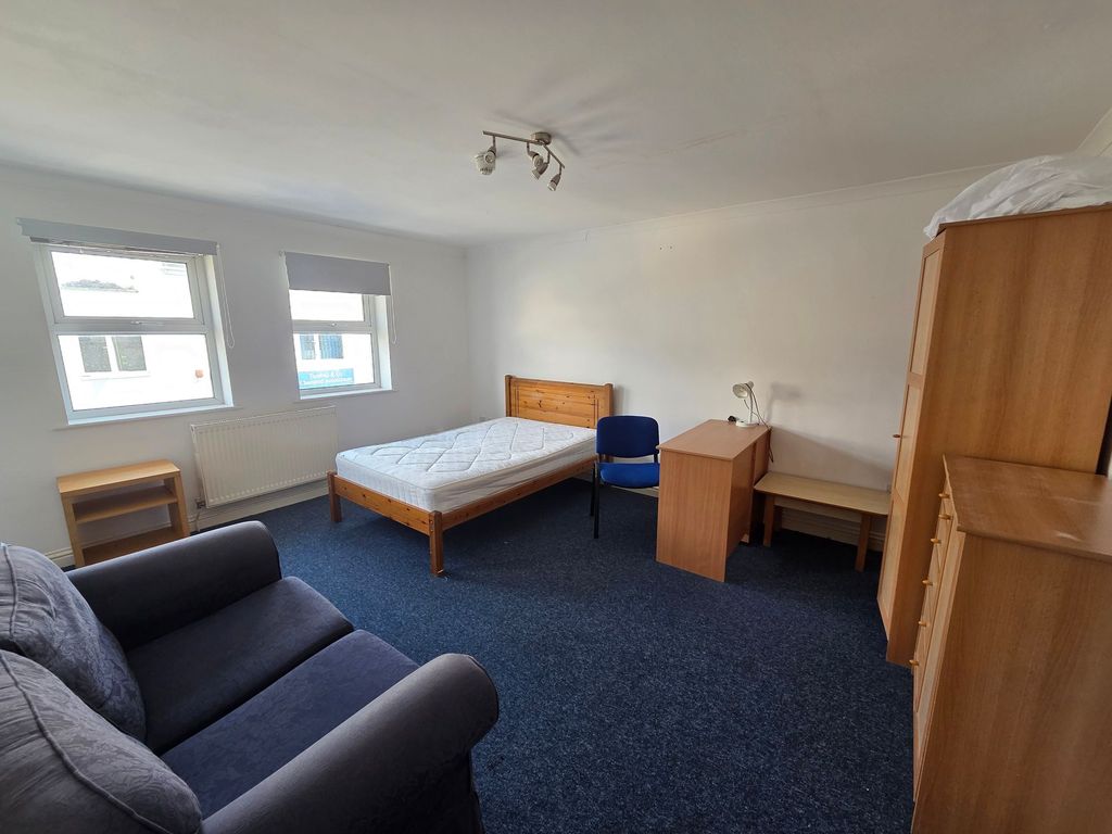 Property photo 2 of 4