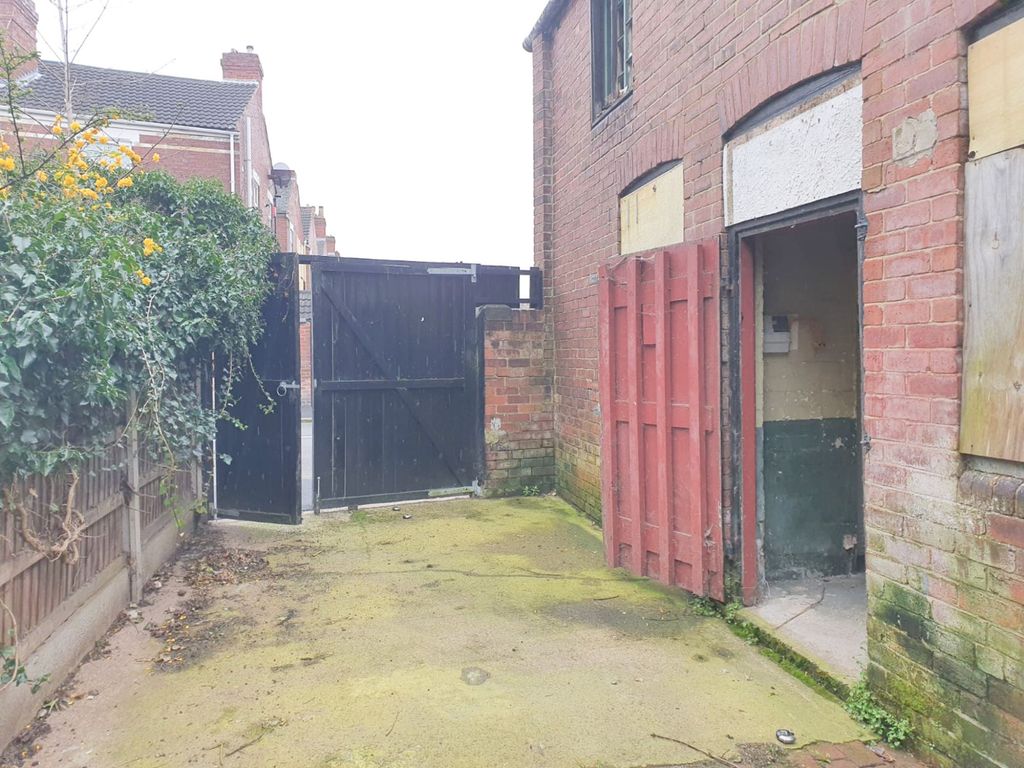 Property photo 2 of 8