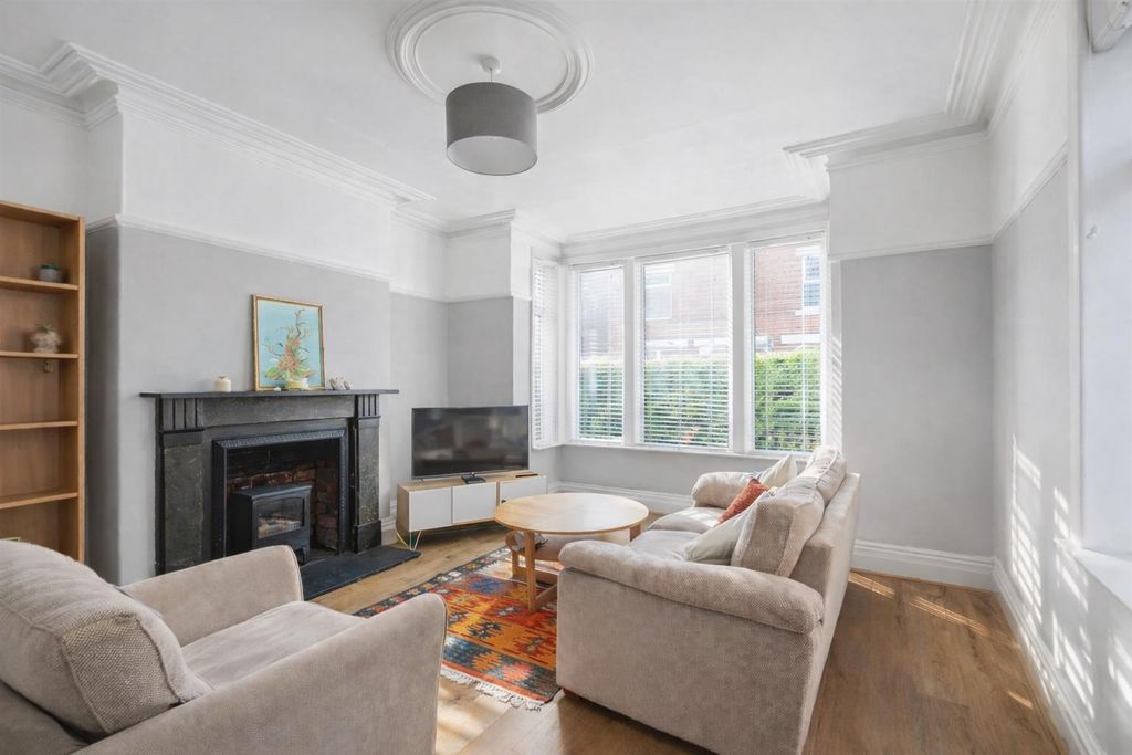 Property photo 2 of 16 Lounge/Sitting Room