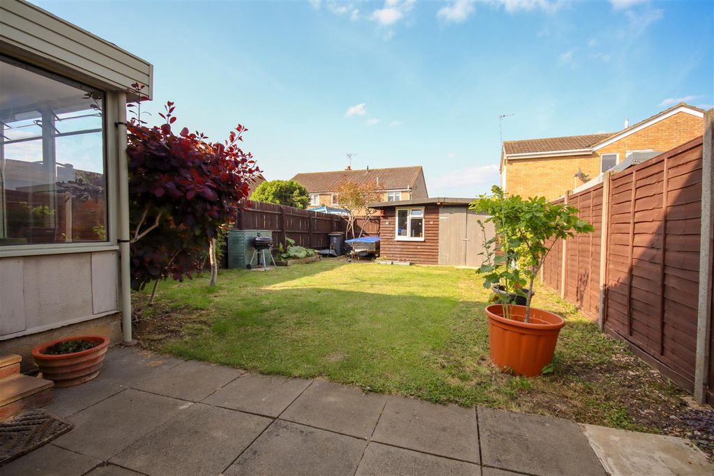 Property photo 2 of 16 Garden.Jpg