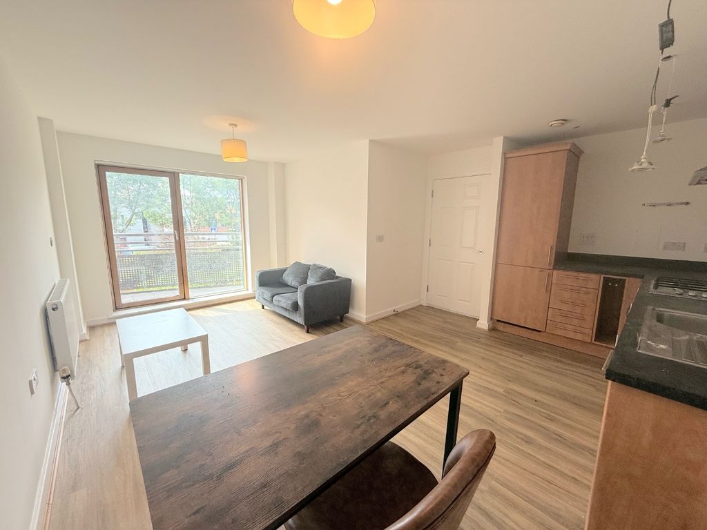 Property photo 3 of 8 3323893
