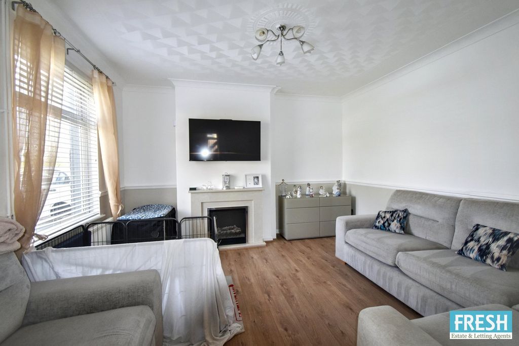 Property photo 2 of 33