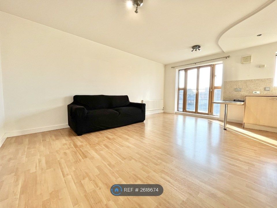 Property photo 3 of 18 Living Area