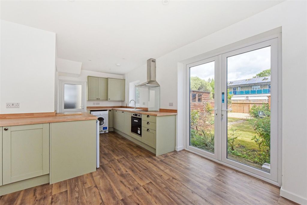 Property photo 2 of 20 Kitchen / Diner