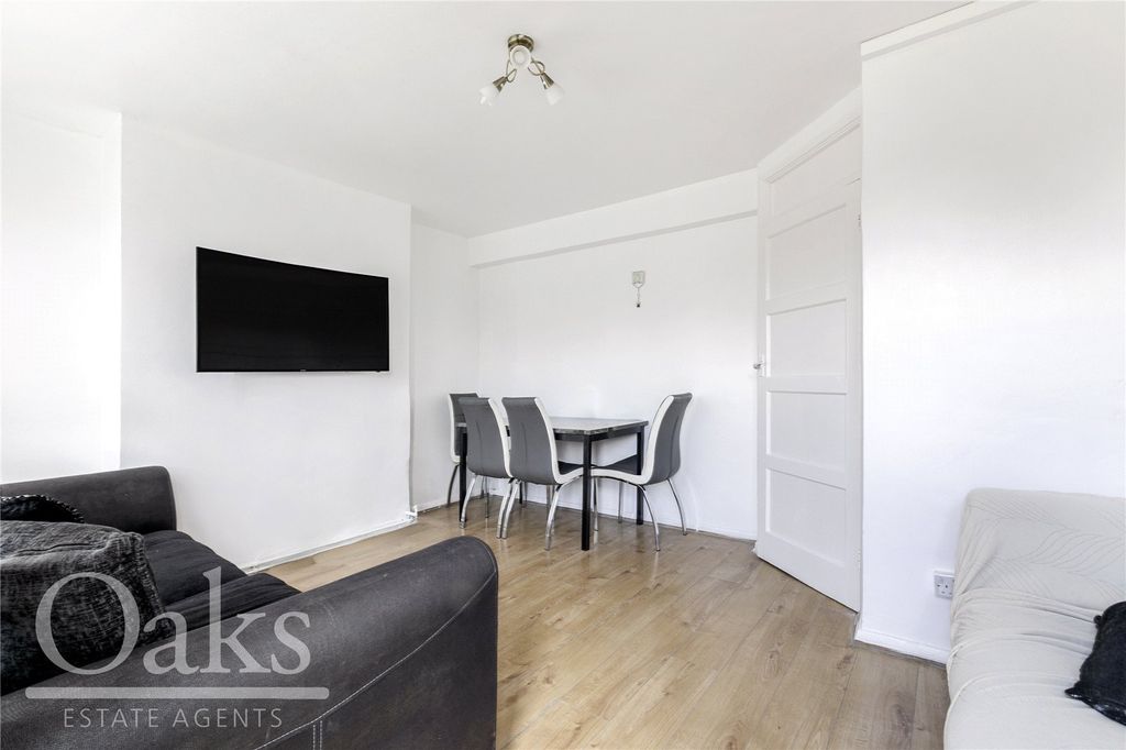 Property photo 3 of 8 Picture No. 04