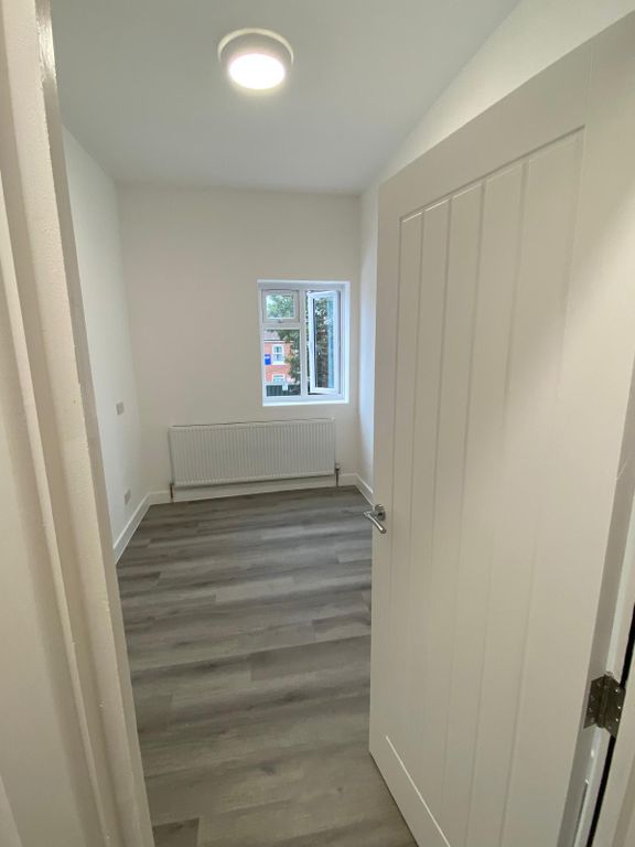 Property photo 3 of 9 Fb57Bf08-3A00-45A2-Bb32-c3d9A3d08356