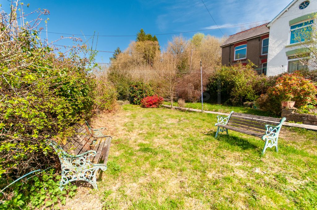 Property photo 3 of 20 Garden