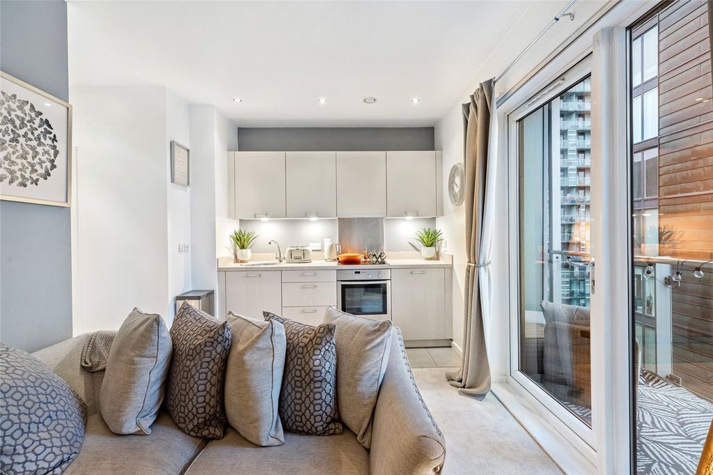 Property photo 2 of 21 Picture No. 33