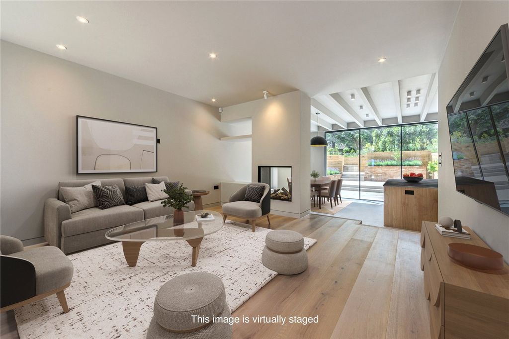 Property photo 2 of 26 Picture No. 32