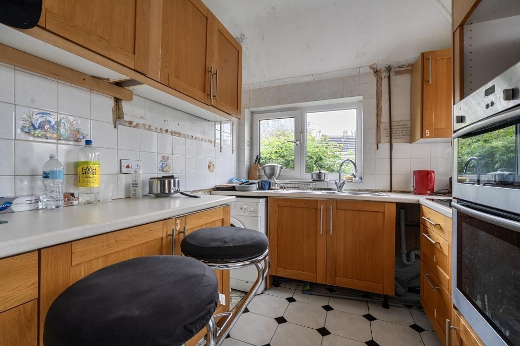 Property photo 2 of 14 Kitchen