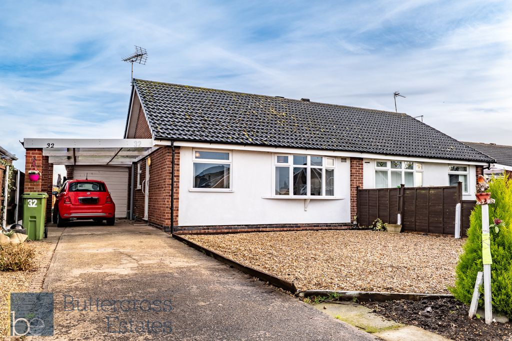 Property photo 1 of 14 Crew Road