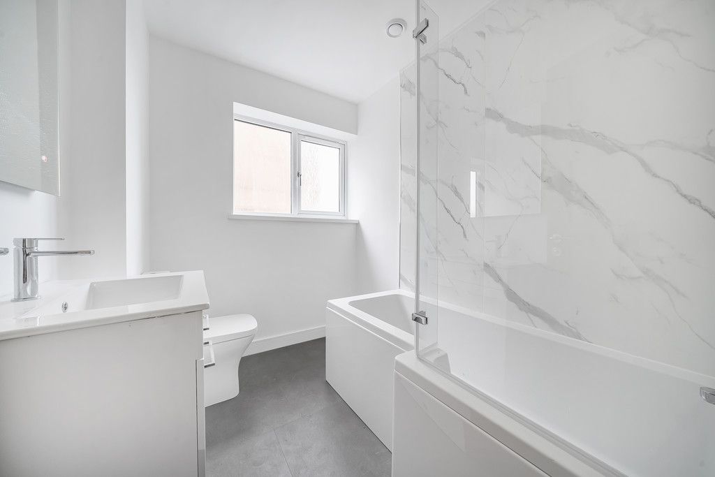 Property photo 3 of 16 Img_23371_15_Large