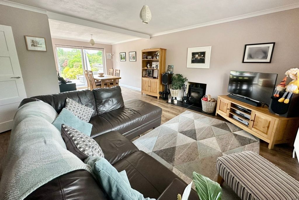 Property photo 3 of 29