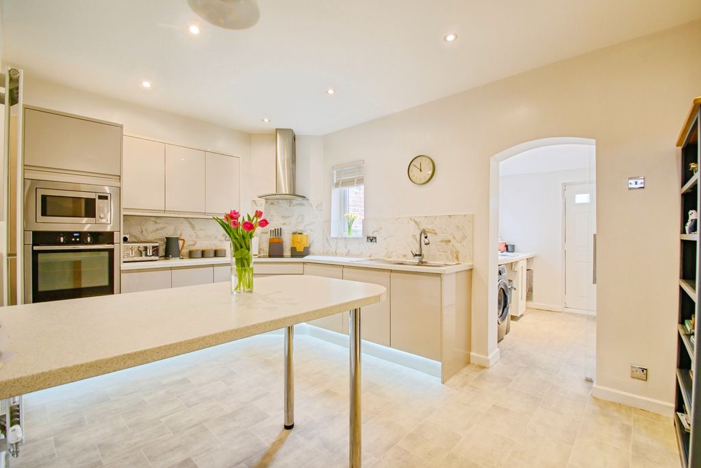 Property photo 3 of 20 Photo #3