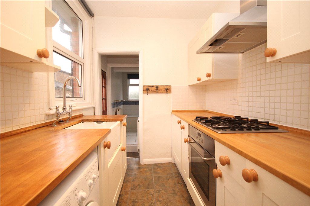 Property photo 2 of 8 Kitchen