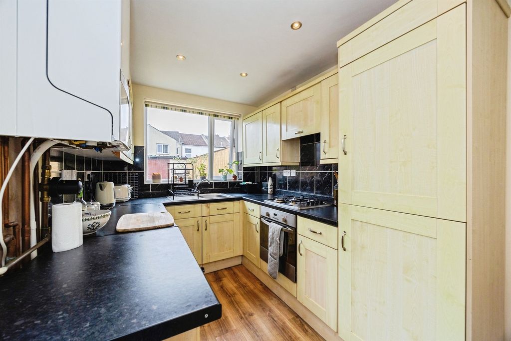 Property photo 3 of 17
