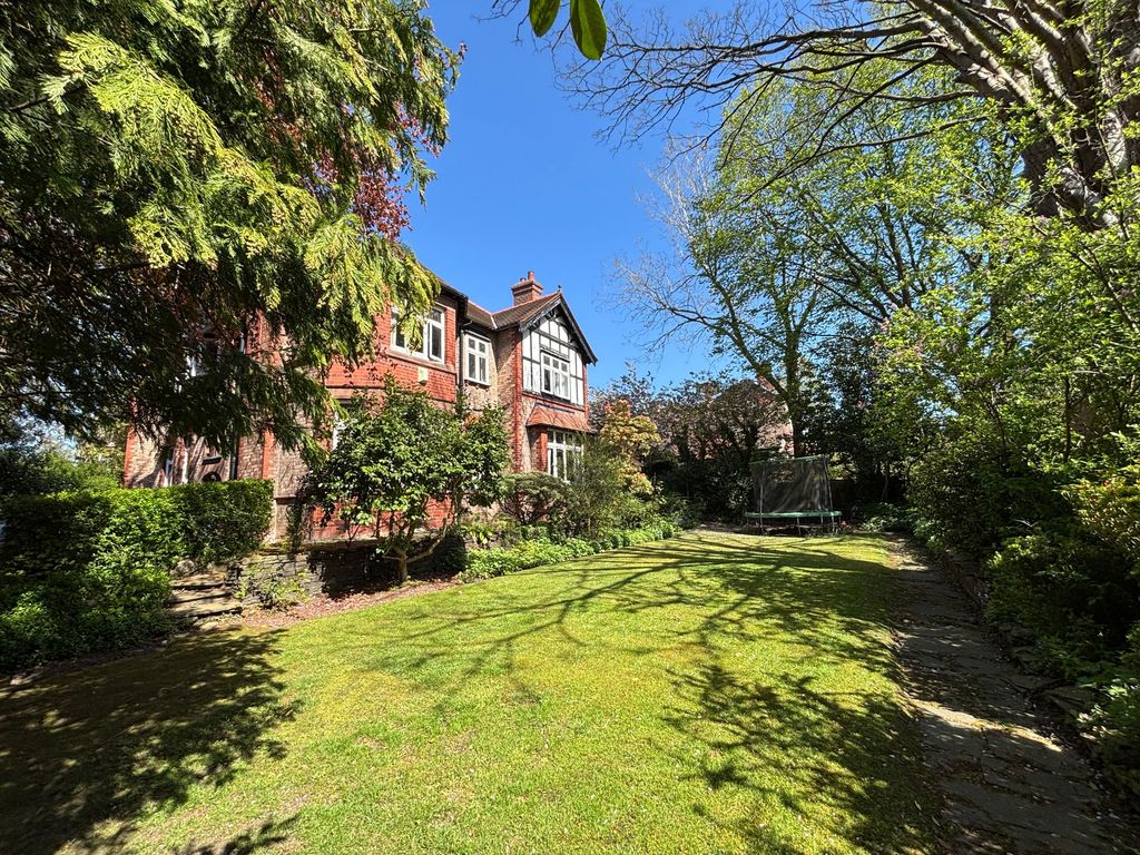 Property photo 1 of 29