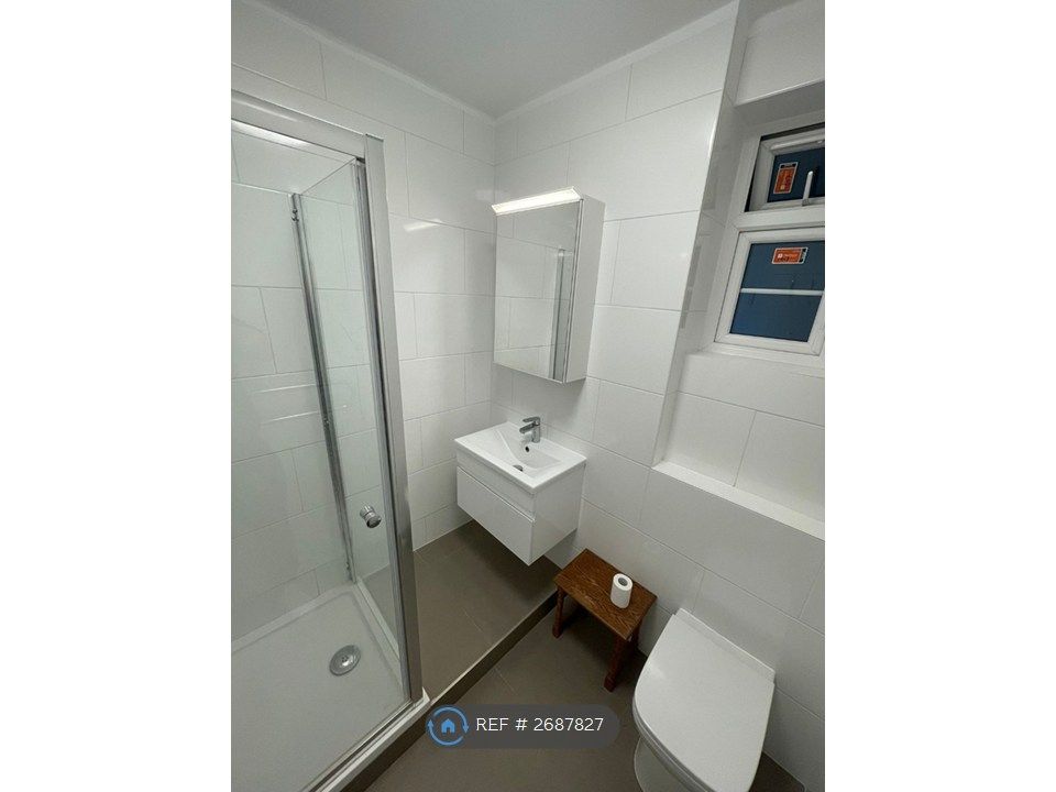 Property photo 2 of 4 Bathroom