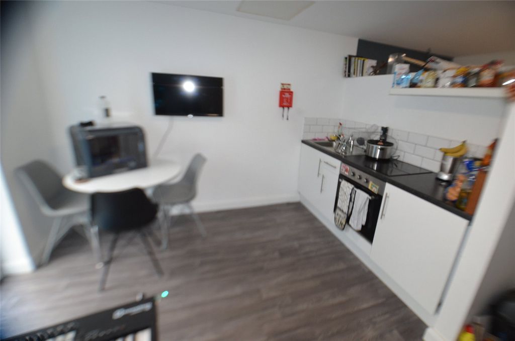 Property photo 3 of 5 Lounge/Kitchen