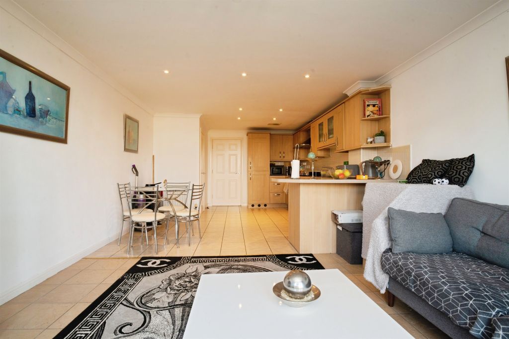 Property photo 2 of 12