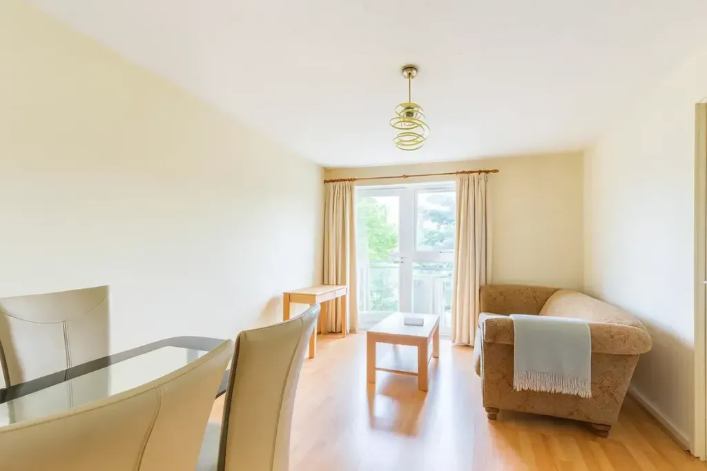 Property photo 1 of 9