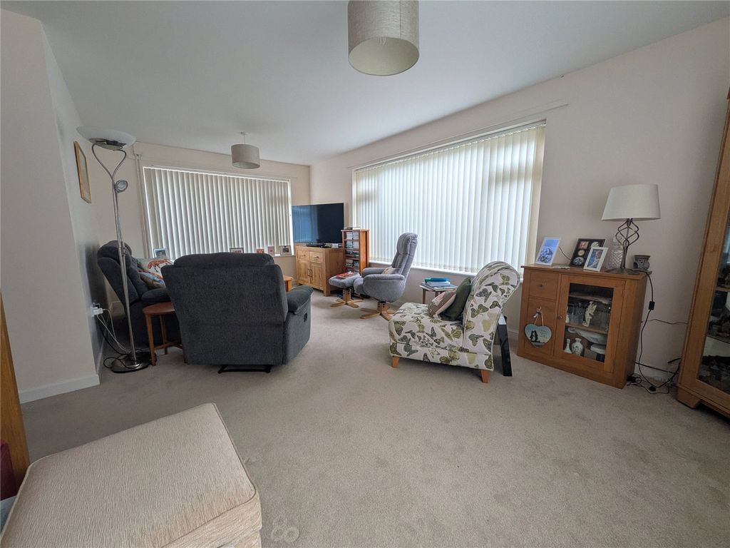 Property photo 3 of 16 Picture No. 11