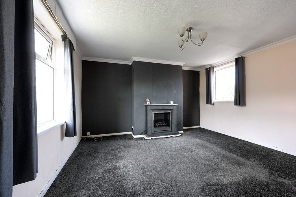 Property photo 3 of 16 4271725