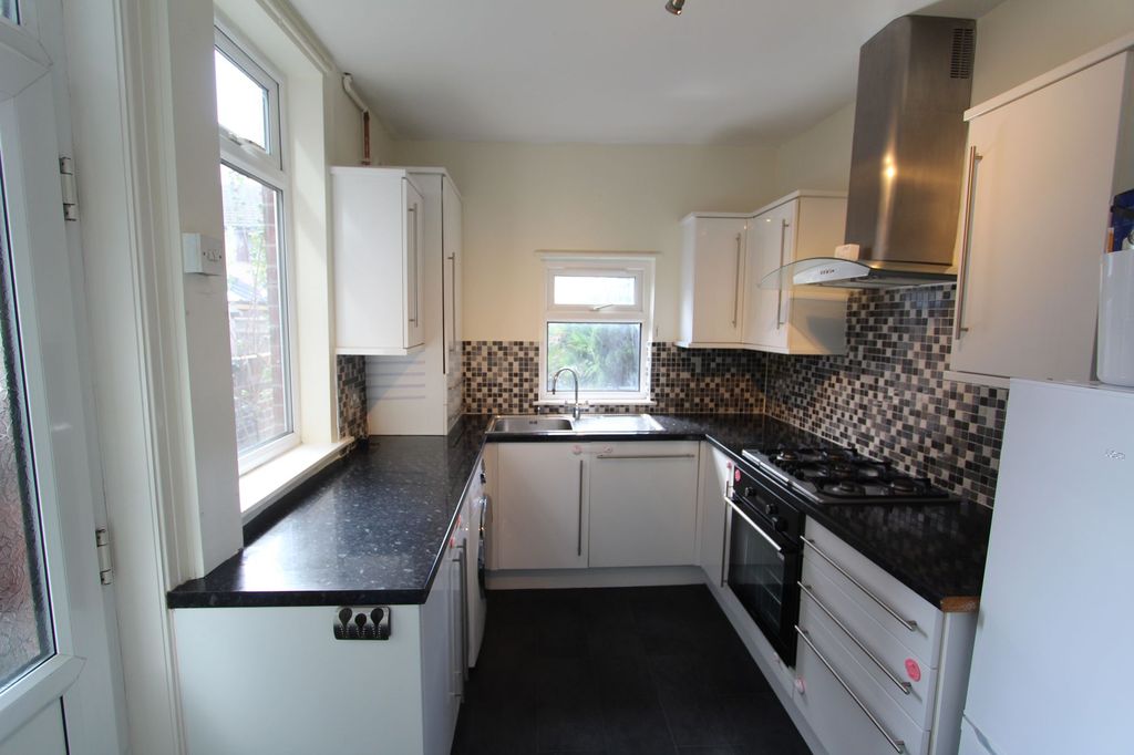 Property photo 2 of 23