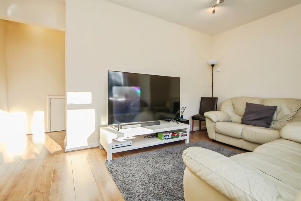 Property photo 3 of 20 Lounge Diner