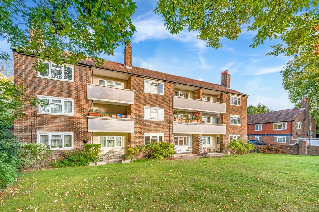 Property photo 2 of 8