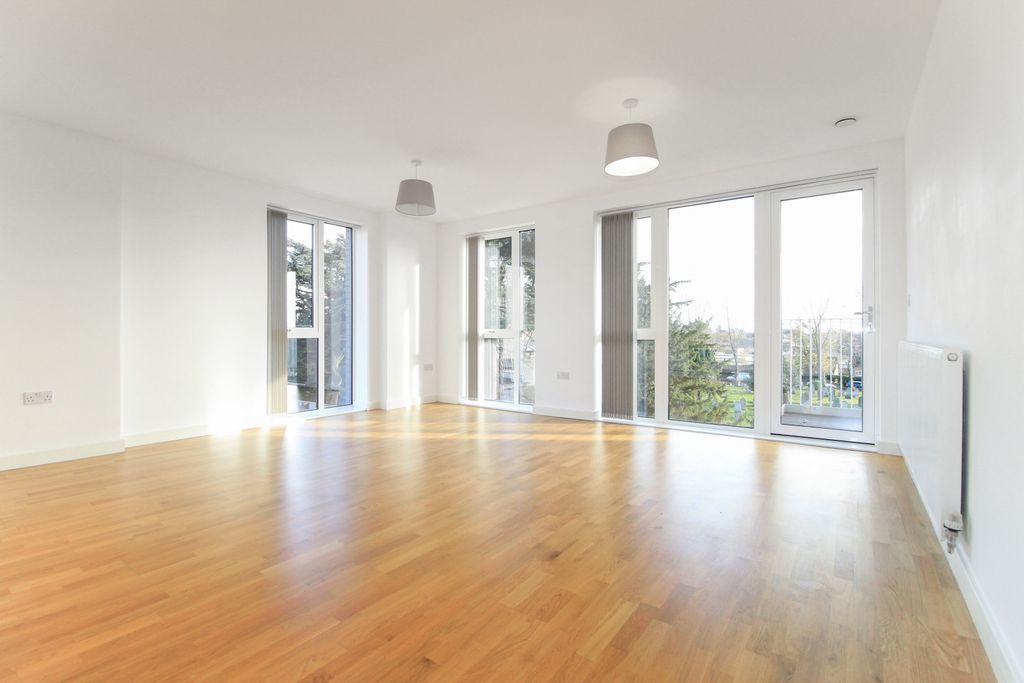 Property photo 3 of 18 Gallery