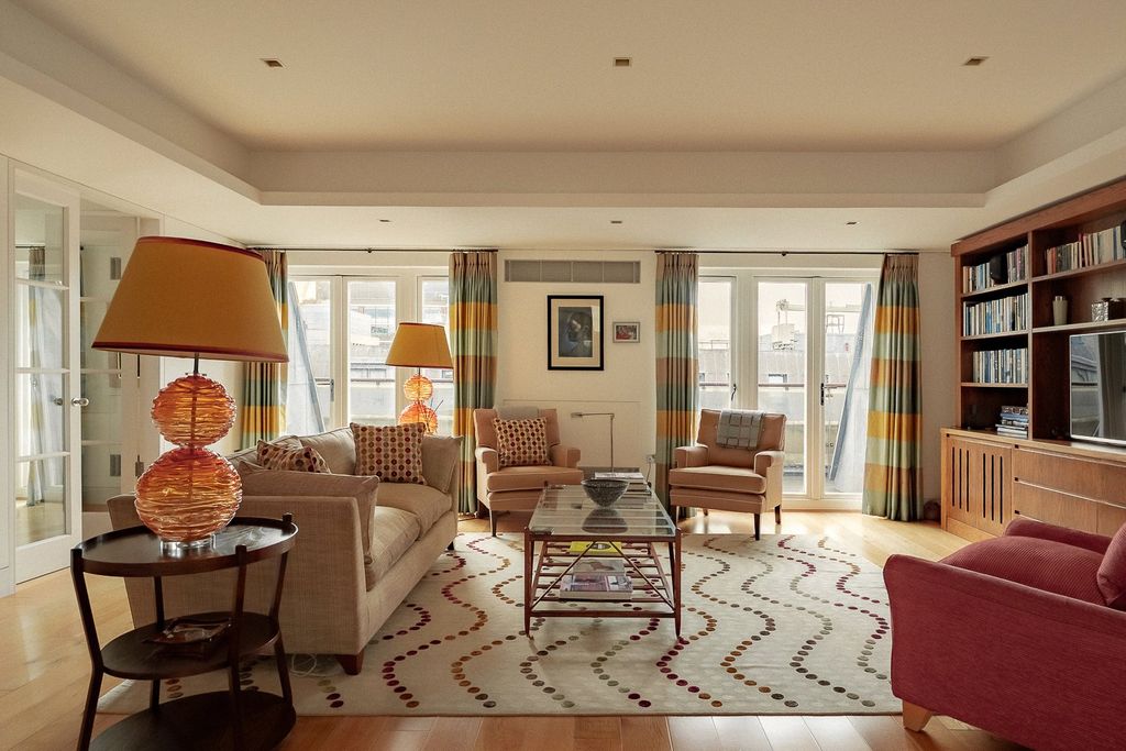 Property photo 2 of 8 Living Room