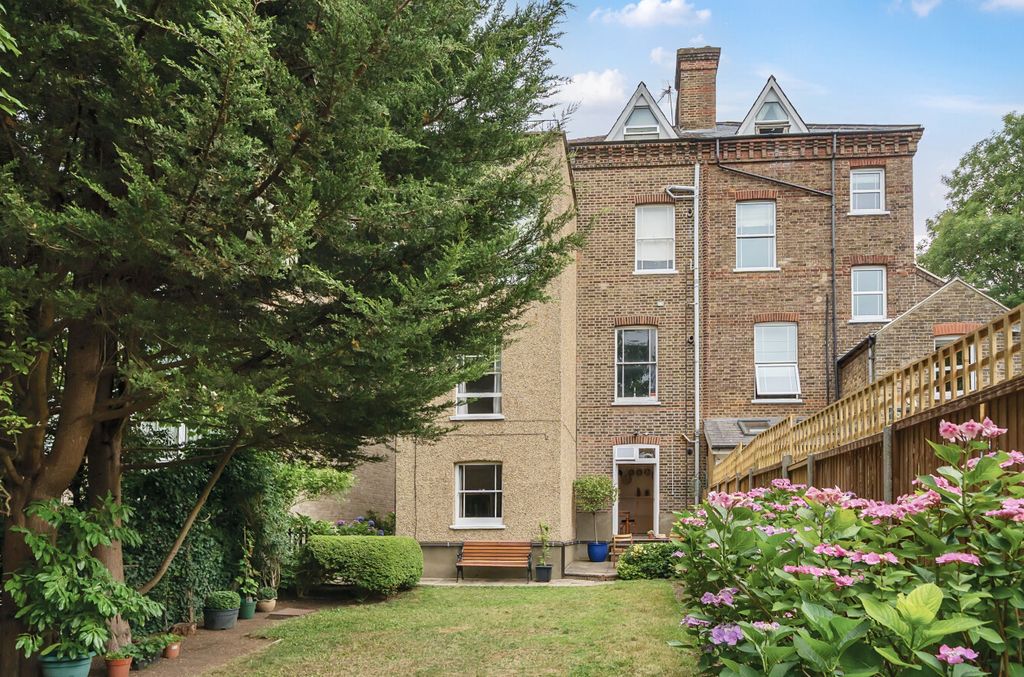 Property photo 3 of 18 1326335-3-687690F...