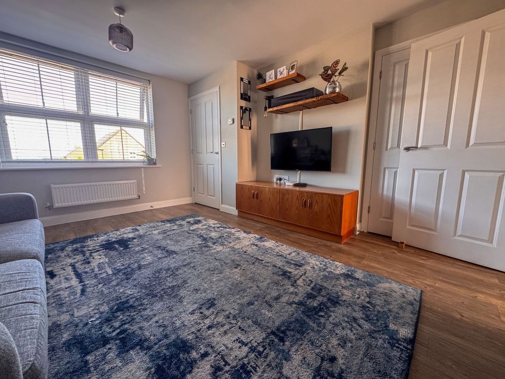 Property photo 2 of 26