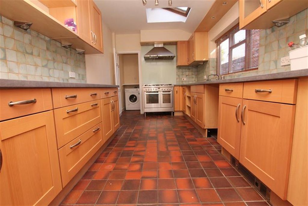 Property photo 2 of 31 (Main)