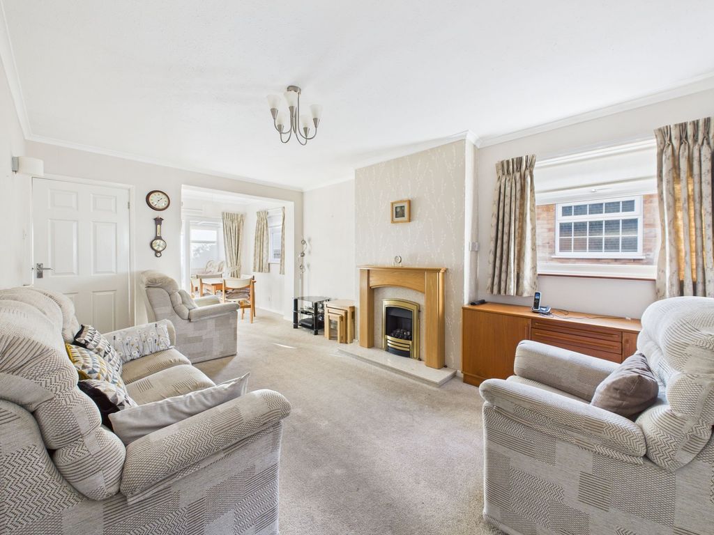 Property photo 2 of 19 Lounge/Dining Room